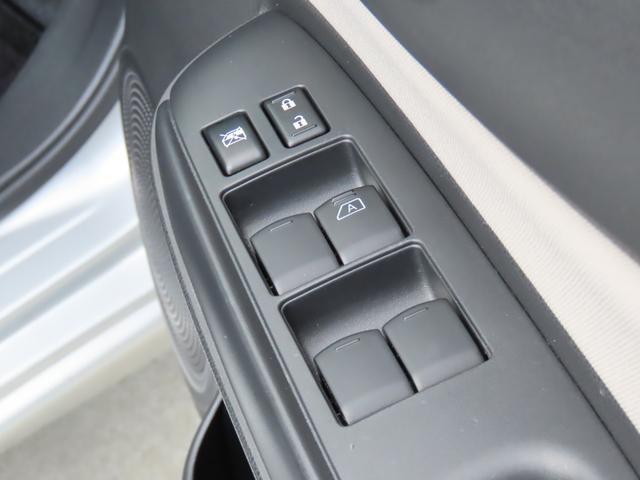 ノート ｅ－パワー　Ｂ　ＥＴＣ　全周囲カメラ　クリアランスソナー　レーンアシスト　衝突被害軽減システム　スマートキー　電動格納ミラー　ＣＶＴ　盗難防止システム　衝突安全ボディ　ＡＢＳ　ＥＳＣ　ＣＤ　エアコン（9枚目）