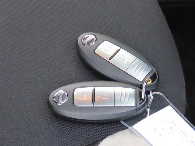 ノート ｅ－パワー　Ｂ　ＥＴＣ　全周囲カメラ　クリアランスソナー　レーンアシスト　衝突被害軽減システム　スマートキー　電動格納ミラー　ＣＶＴ　盗難防止システム　衝突安全ボディ　ＡＢＳ　ＥＳＣ　ＣＤ　エアコン（10枚目）