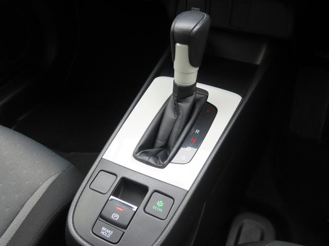 フィット ｅ：ＨＥＶベーシック　バックカメラ　ナビ　クリアランスソナー　オートクルーズコントロール　レーンアシスト　衝突被害軽減システム　オートライト　ＬＥＤヘッドランプ　スマートキー　電動格納ミラー　ＣＶＴ　盗難防止システム（6枚目）