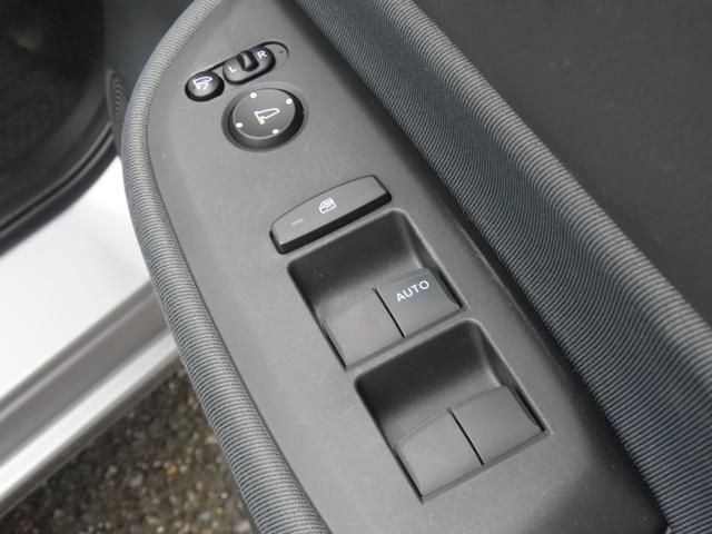 フィット ｅ：ＨＥＶベーシック　バックカメラ　ナビ　クリアランスソナー　オートクルーズコントロール　レーンアシスト　衝突被害軽減システム　オートライト　ＬＥＤヘッドランプ　スマートキー　電動格納ミラー　ＣＶＴ　盗難防止システム（11枚目）