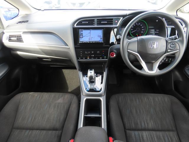 シャトル ハイブリッド ホンダセンシング ETC バックカメラ ナビ オートクルーズコントロール レーンアシスト 衝突被害軽減システム オートライト スマートキー 電動格納ミラー AT 盗難防止システム 衝突安全ボディ ABS(2枚目)