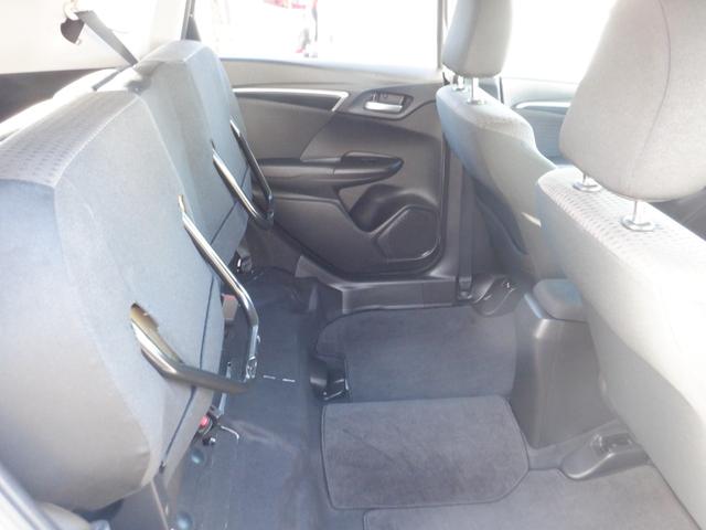 フィットハイブリッド F ハイブリッド ナビ レーンアシスト 衝突被害軽減システム スマートキー 電動格納ミラー AT 盗難防止システム 衝突安全ボディ CD USB Bluetooth ABS ESC エアコン(28枚目)