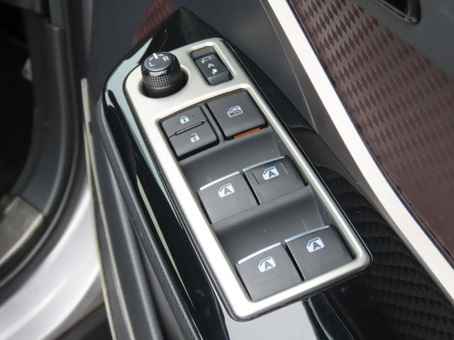 Ｃ－ＨＲ Ｇ－Ｔ　４ＷＤ　バックカメラ　クリアランスソナー　オートクルーズコントロール　レーンアシスト　衝突被害軽減システム　ナビ　ＴＶ　オートマチックハイビーム　アルミホイール　スマートキー　電動格納ミラー（9枚目）