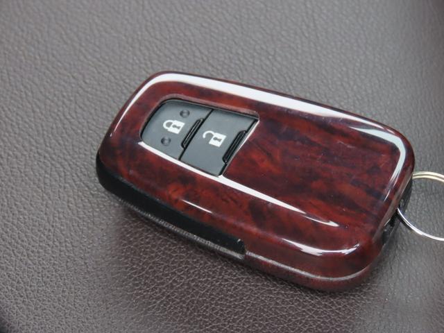 Ｃ－ＨＲ Ｇ－Ｔ　４ＷＤ　バックカメラ　クリアランスソナー　オートクルーズコントロール　レーンアシスト　衝突被害軽減システム　ナビ　ＴＶ　オートマチックハイビーム　アルミホイール　スマートキー　電動格納ミラー（31枚目）