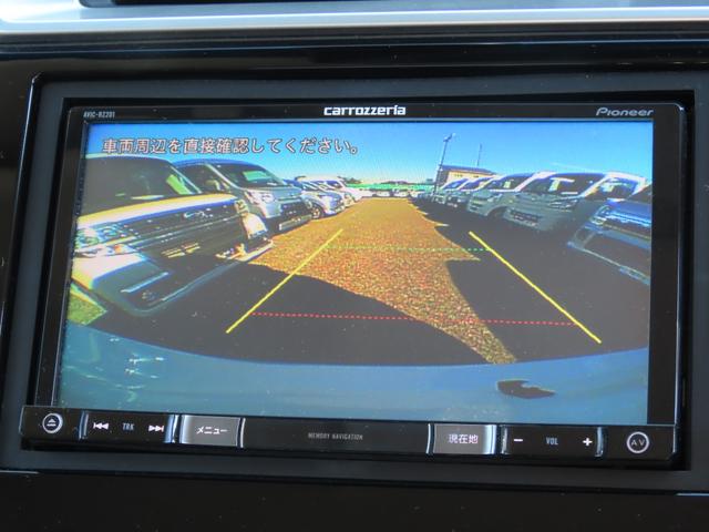 フィットハイブリッド Ｆ　４ＷＤ　ハイブリッド　ＥＴＣ　バックカメラ　ナビ　レーンアシスト　衝突被害軽減システム　スマートキー　アイドリングストップ　電動格納ミラー　ＡＴ　盗難防止システム　衝突安全ボディ　ＣＤ　ＵＳＢ（5枚目）