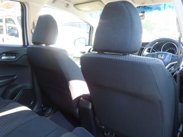 フィットハイブリッド Ｆ　４ＷＤ　ハイブリッド　ＥＴＣ　バックカメラ　ナビ　レーンアシスト　衝突被害軽減システム　スマートキー　アイドリングストップ　電動格納ミラー　ＡＴ　盗難防止システム　衝突安全ボディ　ＣＤ　ＵＳＢ（29枚目）