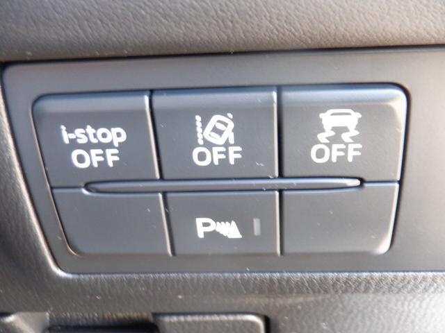 接触を未然に防ぐ、クリアランスソナー搭載です。車を守るためには必須のアイテムですね。