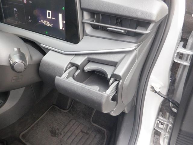 ノート Ｘ　ＦＯＵＲ　４ＷＤ　ＥＴＣ　バックカメラ　ナビ　クリアランスソナー　衝突被害軽減システム　オートマチックハイビーム　オートライト　スマートキー　電動格納ミラー　シートヒーター　ＣＶＴ　盗難防止システム（31枚目）