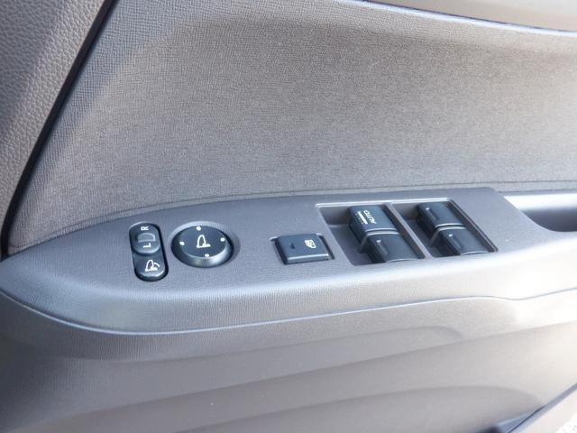 Ｎ－ＯＮＥ スタンダード・ローダウン　ＥＴＣ　ナビ　衝突被害軽減システム　スマートキー　アイドリングストップ　電動格納ミラー　ベンチシート　ＣＶＴ　盗難防止システム　ＡＢＳ　ＥＳＣ　ＵＳＢ　ミュージックプレイヤー接続可　Ｂｌｕｅｔｏｏｔｈ（13枚目）