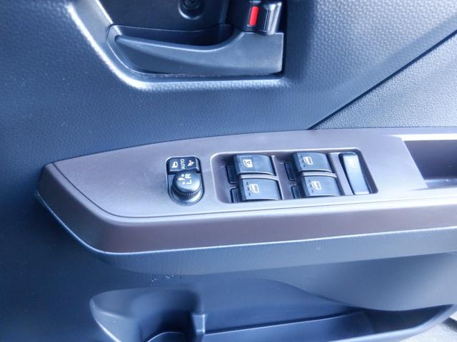 ルーミー X S ETC ナビ TV 両側スライド・片側電動 クリアランスソナー 衝突被害軽減システム オートマチックハイビーム オートライト スマートキー アイドリングストップ 電動格納ミラー ウォークスルー CVT(11枚目)