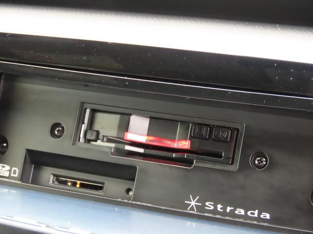 フィット ｅ：ＨＥＶベーシック　ＥＴＣ　バックカメラ　ナビ　クリアランスソナー　オートクルーズコントロール　レーンアシスト　衝突被害軽減システム　オートライト　ＬＥＤヘッドランプ　スマートキー　電動格納ミラー（3枚目）