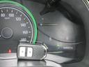ハイブリッド　バックカメラ　ナビ　ＣＤ　ＵＳＢ　横滑り防止装置　トラクションコントロール　スマートキー　盗難防止装置　オートＡＣ（14枚目）