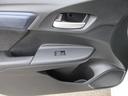 ハイブリッド　バックカメラ　ナビ　ＣＤ　ＵＳＢ　横滑り防止装置　トラクションコントロール　スマートキー　盗難防止装置　オートＡＣ（21枚目）