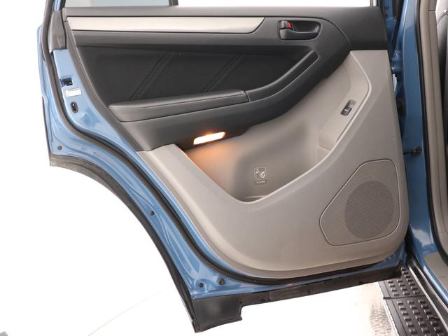 TOYOTA HILUX SURF