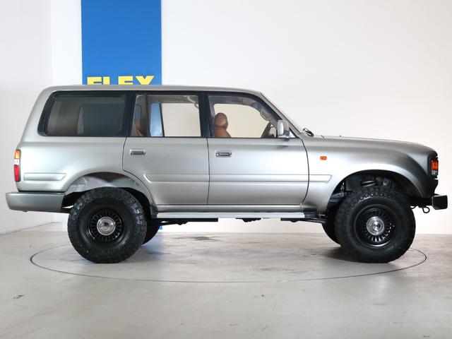 ランドクルーザー８０ ＶＸリミテッド　買取車両　ＲｅｎｏｃａシリーズＷｏｎｄｅｒ　ディーゼルターボ　シルバーペイント　ナローボディー　リフトアップ　ＴＯＹＯＭＴタイヤ　ＤＥＡＮカリフォルニアＡＷ　カロッツェリア製ナビ　バックカメラ　ＥＴＣ（11枚目）