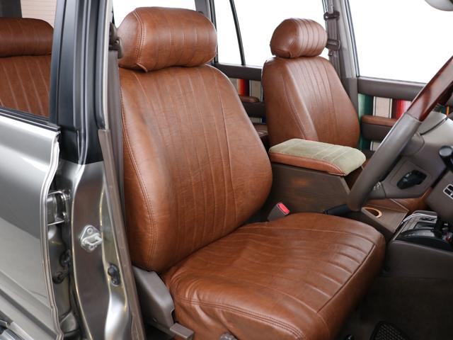 ランドクルーザー８０ ＶＸリミテッド　買取車両　ＲｅｎｏｃａシリーズＷｏｎｄｅｒ　ディーゼルターボ　シルバーペイント　ナローボディー　リフトアップ　ＴＯＹＯＭＴタイヤ　ＤＥＡＮカリフォルニアＡＷ　カロッツェリア製ナビ　バックカメラ　ＥＴＣ（12枚目）
