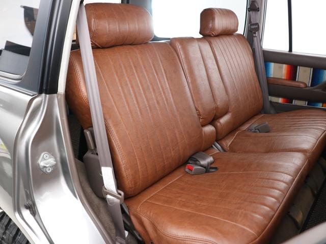 ランドクルーザー８０ ＶＸリミテッド　買取車両　ＲｅｎｏｃａシリーズＷｏｎｄｅｒ　ディーゼルターボ　シルバーペイント　ナローボディー　リフトアップ　ＴＯＹＯＭＴタイヤ　ＤＥＡＮカリフォルニアＡＷ　カロッツェリア製ナビ　バックカメラ　ＥＴＣ（13枚目）