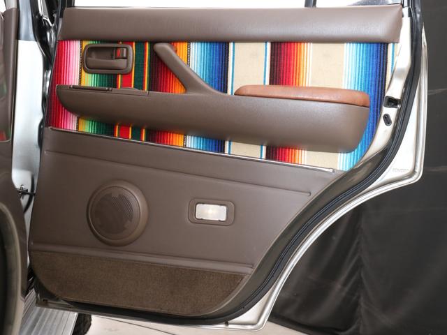 ランドクルーザー８０ ＶＸリミテッド　買取車両　ＲｅｎｏｃａシリーズＷｏｎｄｅｒ　ディーゼルターボ　シルバーペイント　ナローボディー　リフトアップ　ＴＯＹＯＭＴタイヤ　ＤＥＡＮカリフォルニアＡＷ　カロッツェリア製ナビ　バックカメラ　ＥＴＣ（52枚目）