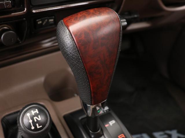 ランドクルーザー８０ ＶＸリミテッド　買取車両　ＲｅｎｏｃａシリーズＷｏｎｄｅｒ　ディーゼルターボ　シルバーペイント　ナローボディー　リフトアップ　ＴＯＹＯＭＴタイヤ　ＤＥＡＮカリフォルニアＡＷ　カロッツェリア製ナビ　バックカメラ　ＥＴＣ（63枚目）