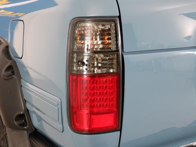 ランドクルーザー80 VXリミテッド VXリミテッドグレード スモーキーブルーペイント ブッシュワーカー風オーバーフェンダー 輸出用角目4灯ヘッドライト 新品ジオランダーMTタイヤ 新品ジムラインAW 新品ブラウンクラシックシートカバー(36枚目)