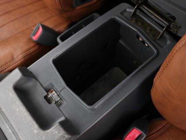 ランドクルーザー80 VXリミテッド VXリミテッドグレード スモーキーブルーペイント ブッシュワーカー風オーバーフェンダー 輸出用角目4灯ヘッドライト 新品ジオランダーMTタイヤ 新品ジムラインAW 新品ブラウンクラシックシートカバー(66枚目)