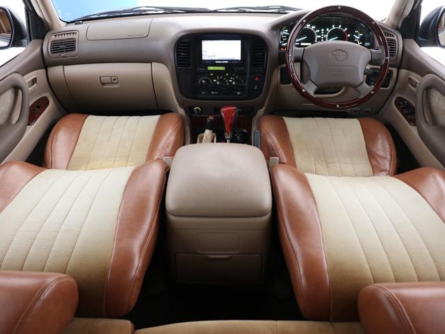 ランドクルーザー100 VXリミテッド Gセレクション ベージュカラーペイント 丸目ヘッドライト 横文字トヨタグリル 鉄チンホイール ARBフラックラック マルチレス HDDサイバーナビ バックカメラ ETC レザー調コンビシートカバー ウッドステアリング(8枚目)