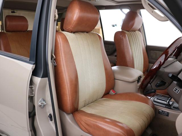 ランドクルーザー100 VXリミテッド Gセレクション ベージュカラーペイント 丸目ヘッドライト 横文字トヨタグリル 鉄チンホイール ARBフラックラック マルチレス HDDサイバーナビ バックカメラ ETC レザー調コンビシートカバー ウッドステアリング(12枚目)