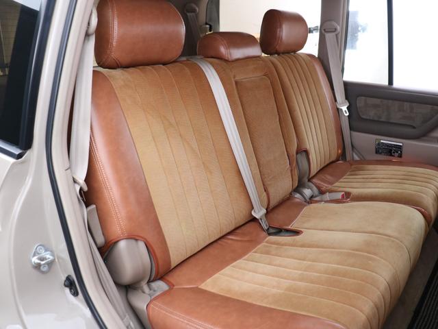 ランドクルーザー100 VXリミテッド Gセレクション ベージュカラーペイント 丸目ヘッドライト 横文字トヨタグリル 鉄チンホイール ARBフラックラック マルチレス HDDサイバーナビ バックカメラ ETC レザー調コンビシートカバー ウッドステアリング(13枚目)