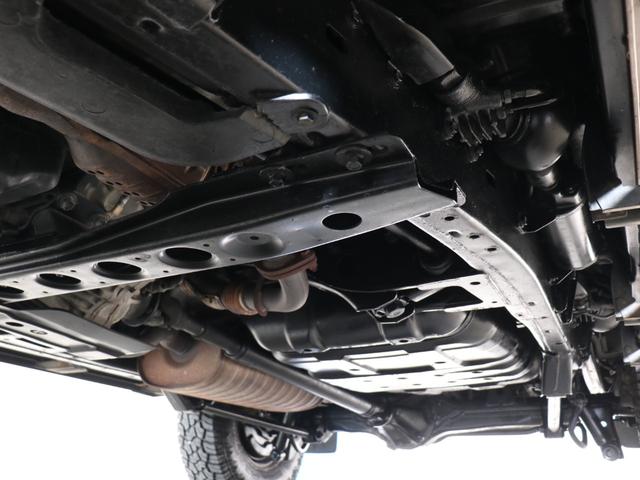 ランドクルーザー100 VXリミテッド Gセレクション ベージュカラーペイント 丸目ヘッドライト 横文字トヨタグリル 鉄チンホイール ARBフラックラック マルチレス HDDサイバーナビ バックカメラ ETC レザー調コンビシートカバー ウッドステアリング(17枚目)