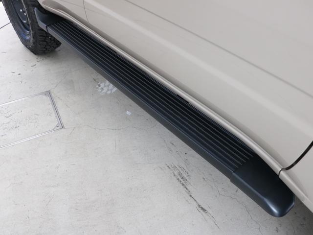 ランドクルーザー100 VXリミテッド Gセレクション ベージュカラーペイント 丸目ヘッドライト 横文字トヨタグリル 鉄チンホイール ARBフラックラック マルチレス HDDサイバーナビ バックカメラ ETC レザー調コンビシートカバー ウッドステアリング(31枚目)