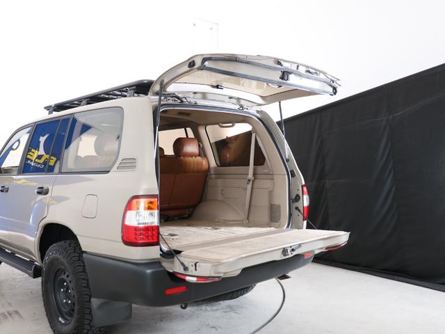 ランドクルーザー100 VXリミテッド Gセレクション ベージュカラーペイント 丸目ヘッドライト 横文字トヨタグリル 鉄チンホイール ARBフラックラック マルチレス HDDサイバーナビ バックカメラ ETC レザー調コンビシートカバー ウッドステアリング(36枚目)