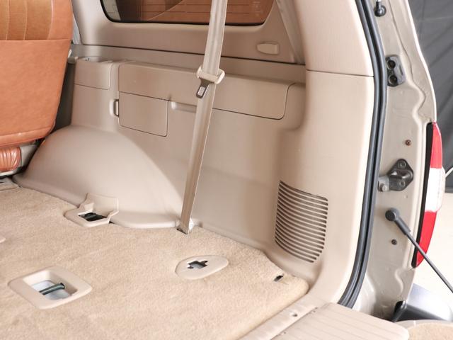 ランドクルーザー100 VXリミテッド Gセレクション ベージュカラーペイント 丸目ヘッドライト 横文字トヨタグリル 鉄チンホイール ARBフラックラック マルチレス HDDサイバーナビ バックカメラ ETC レザー調コンビシートカバー ウッドステアリング(51枚目)