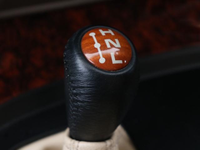 ランドクルーザー100 VXリミテッド Gセレクション ベージュカラーペイント 丸目ヘッドライト 横文字トヨタグリル 鉄チンホイール ARBフラックラック マルチレス HDDサイバーナビ バックカメラ ETC レザー調コンビシートカバー ウッドステアリング(59枚目)