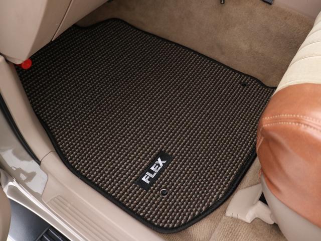 ランドクルーザー100 VXリミテッド Gセレクション ベージュカラーペイント 丸目ヘッドライト 横文字トヨタグリル 鉄チンホイール ARBフラックラック マルチレス HDDサイバーナビ バックカメラ ETC レザー調コンビシートカバー ウッドステアリング(69枚目)