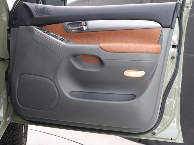 ランドクルーザープラド ＴＸ　シダーグリーンＮＥＷオールペイント　丸目ヘッドライト　内張張り替え　ＴＯＹＯＴＡロゴグリル　純正ＧＸ４７０テール　ＢＲＵＴ１６インチＡＷ　ＢＦグッドリッチＡＴ　クラシックシートカバー　ナローボディ換装（53枚目）