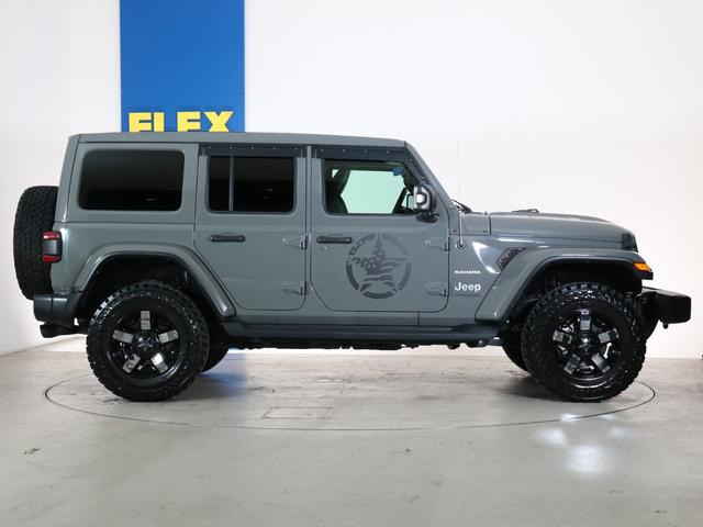 ジープ・ラングラーアンリミテッド サハラ スカイワンタッチパワートップ 特別仕様300台限定 特別仕様スティンググレーモデル 特別仕様スカイワンタッチパワートップ 新品YOKOHAMAジオランダーMTタイヤ KMC XDシリーズロックスター 17インチAW(11枚目)