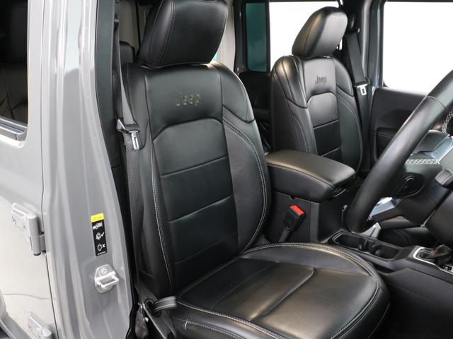 ジープ・ラングラーアンリミテッド サハラ スカイワンタッチパワートップ 特別仕様300台限定 特別仕様スティンググレーモデル 特別仕様スカイワンタッチパワートップ 新品YOKOHAMAジオランダーMTタイヤ KMC XDシリーズロックスター 17インチAW(12枚目)