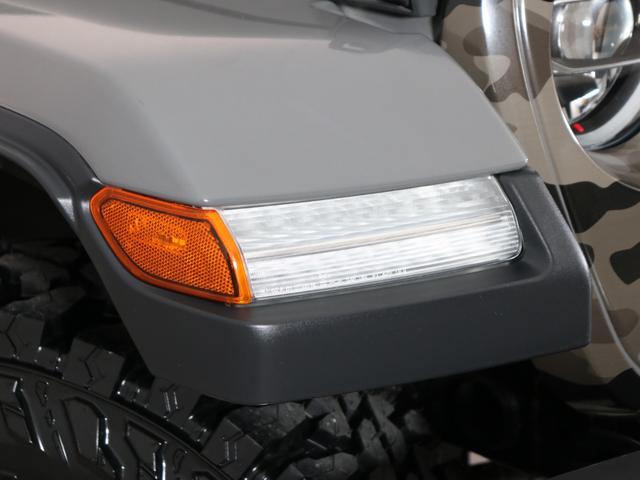 ジープ・ラングラーアンリミテッド サハラ スカイワンタッチパワートップ 特別仕様300台限定 特別仕様スティンググレーモデル 特別仕様スカイワンタッチパワートップ 新品YOKOHAMAジオランダーMTタイヤ KMC XDシリーズロックスター 17インチAW(26枚目)