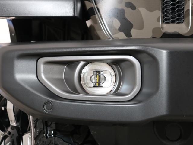 ジープ・ラングラーアンリミテッド サハラ スカイワンタッチパワートップ 特別仕様300台限定 特別仕様スティンググレーモデル 特別仕様スカイワンタッチパワートップ 新品YOKOHAMAジオランダーMTタイヤ KMC XDシリーズロックスター 17インチAW(27枚目)