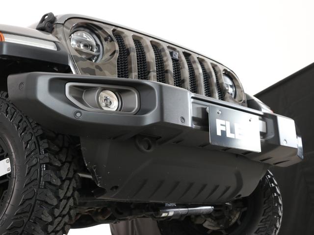 ジープ・ラングラーアンリミテッド サハラ スカイワンタッチパワートップ 特別仕様300台限定 特別仕様スティンググレーモデル 特別仕様スカイワンタッチパワートップ 新品YOKOHAMAジオランダーMTタイヤ KMC XDシリーズロックスター 17インチAW(33枚目)