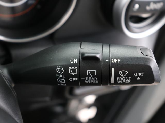 ジープ・ラングラーアンリミテッド サハラ スカイワンタッチパワートップ 特別仕様300台限定 特別仕様スティンググレーモデル 特別仕様スカイワンタッチパワートップ 新品YOKOHAMAジオランダーMTタイヤ KMC XDシリーズロックスター 17インチAW(41枚目)