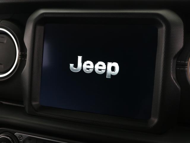 ジープ・ラングラーアンリミテッド サハラ スカイワンタッチパワートップ 特別仕様300台限定 特別仕様スティンググレーモデル 特別仕様スカイワンタッチパワートップ 新品YOKOHAMAジオランダーMTタイヤ KMC XDシリーズロックスター 17インチAW(44枚目)