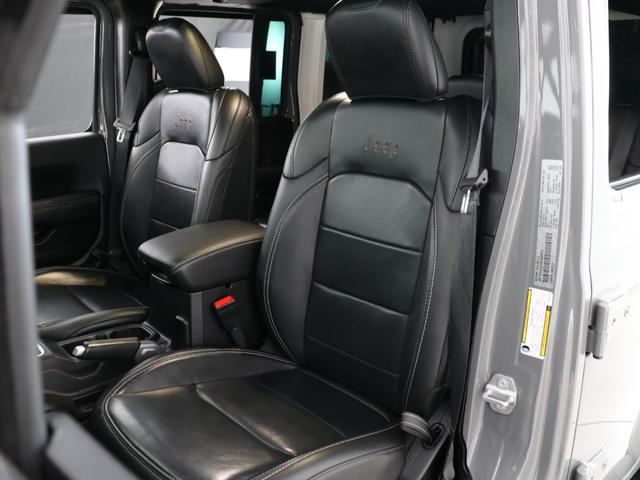 ジープ・ラングラーアンリミテッド サハラ スカイワンタッチパワートップ 特別仕様300台限定 特別仕様スティンググレーモデル 特別仕様スカイワンタッチパワートップ 新品YOKOHAMAジオランダーMTタイヤ KMC XDシリーズロックスター 17インチAW(50枚目)