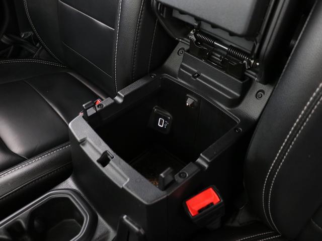 ジープ・ラングラーアンリミテッド サハラ スカイワンタッチパワートップ 特別仕様300台限定 特別仕様スティンググレーモデル 特別仕様スカイワンタッチパワートップ 新品YOKOHAMAジオランダーMTタイヤ KMC XDシリーズロックスター 17インチAW(69枚目)