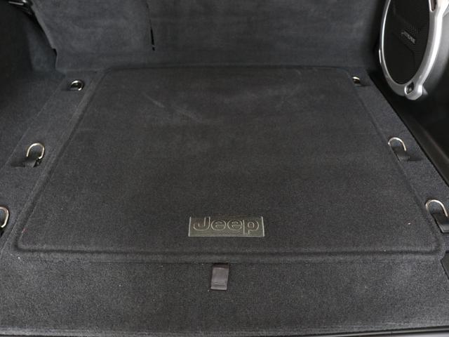 ラゲッジスペース中央！