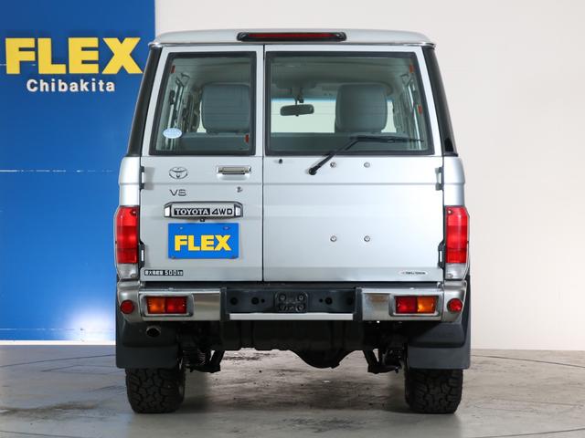 ランドクルーザー70 再販76 シルバーメタリックカラー 再再販70純正ホイール 新品ジオランダーX-ATタイヤ フロアマット 前後デフロック カロッツェリア製7インチナビ バックカメラ ETC フォグランプ 寒冷地仕様(23枚目)