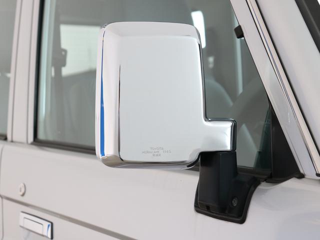 ランドクルーザー70 再販76 シルバーメタリックカラー 再再販70純正ホイール 新品ジオランダーX-ATタイヤ フロアマット 前後デフロック カロッツェリア製7インチナビ バックカメラ ETC フォグランプ 寒冷地仕様(31枚目)