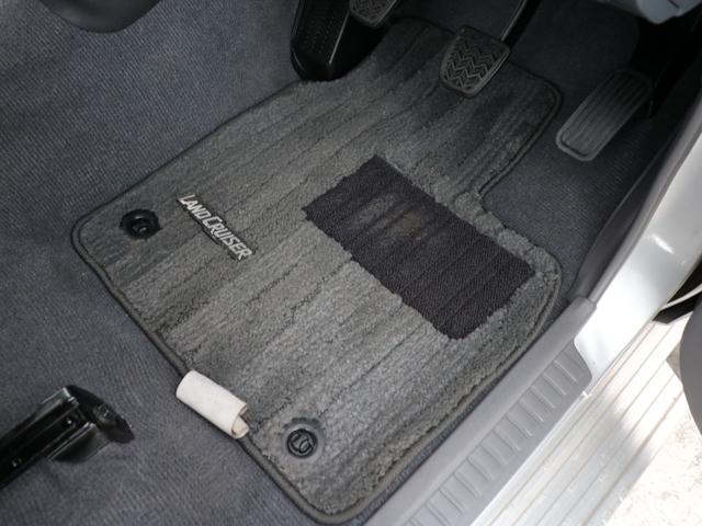 ランドクルーザー70 再販76 シルバーメタリックカラー 再再販70純正ホイール 新品ジオランダーX-ATタイヤ フロアマット 前後デフロック カロッツェリア製7インチナビ バックカメラ ETC フォグランプ 寒冷地仕様(67枚目)