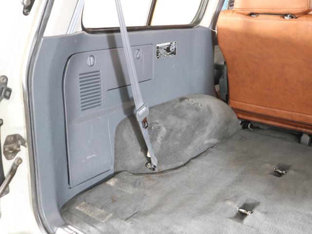 ランドクルーザー８０ ＶＸリミテッド　ＮＥＷカーキカラーペイント　ナローボディー換装　リフトアップ　角目４灯ヘッドライト　新品ジオランダーＸ－ＡＴタイヤ　新品ＤＥＡＮクロスカントリーＡＷ　オリジナルショックアブソーバー　オリジナルコイル（42枚目）