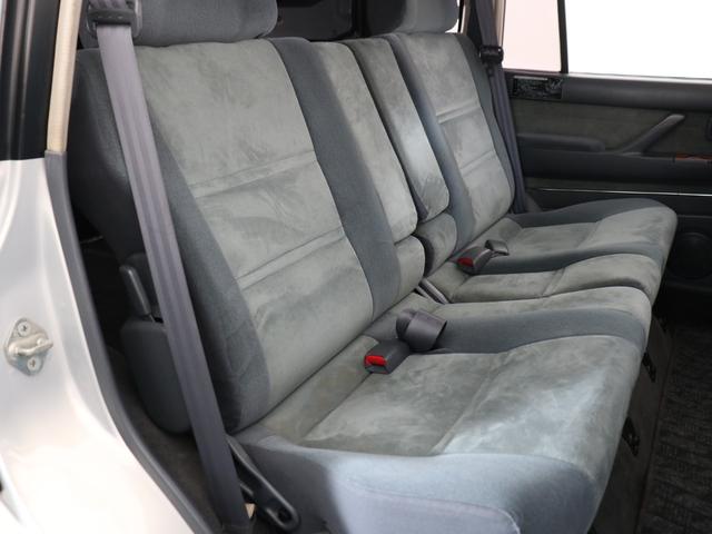 ランドクルーザー８０ 　下取り車　ハイリフト　後期型　新品ジオＭＴタイヤ　社外１６インチＡＷ　カロッツェリア製７インチナビ　ＥＴＣ　ウッドシフトノブ　ウッドステアリング　新品フロントグリル　新品３色テールランプ　サンルーフ（13枚目）